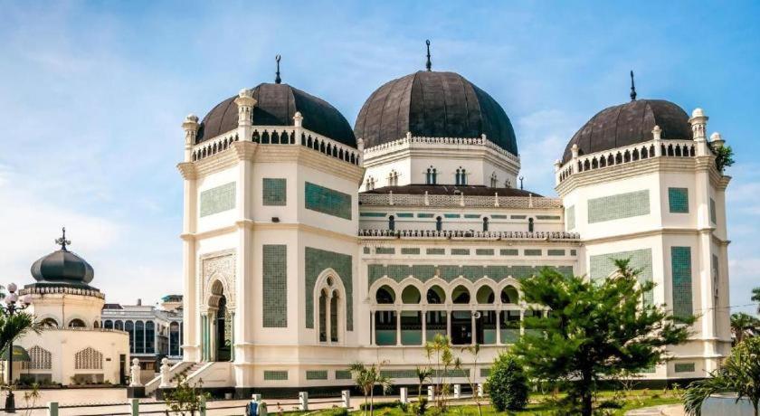 Oyo 2720 Sutomo Inn Medan Eksteriør bilde